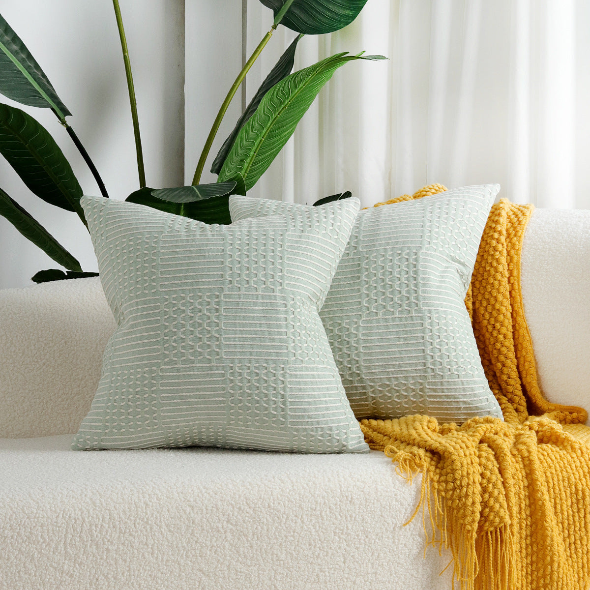 Housse de Coussin Jacquard en Coton – Élégance Géométrique et Confort Intemporel