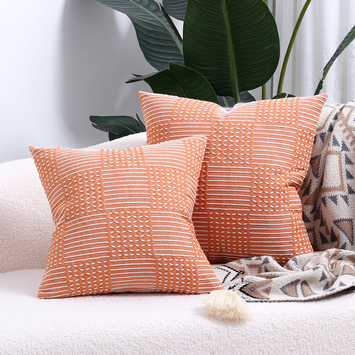 Housse de Coussin Jacquard en Coton – Élégance Géométrique et Confort Intemporel