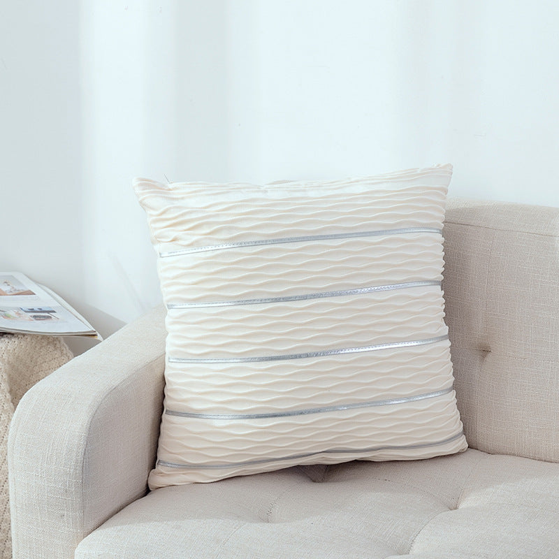 oreillers de canape motif vagues argentees de couleur blanche