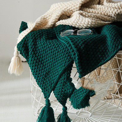 Couverture Nordique Tricotée à Glands – Élégance Cosy pour Canapé, Lit & Bureau