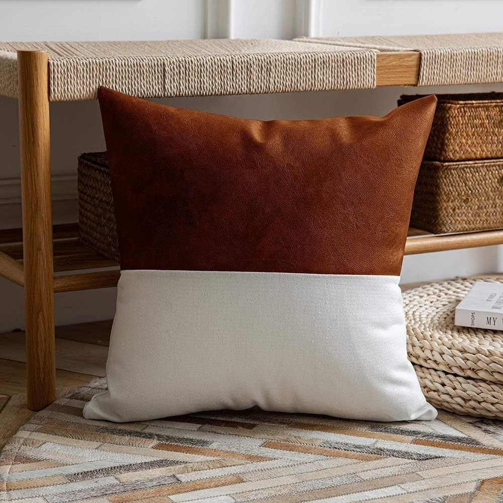Housse de Coussin en Simili Cuir Premium – Élégance Durable & Finitions Double Couture