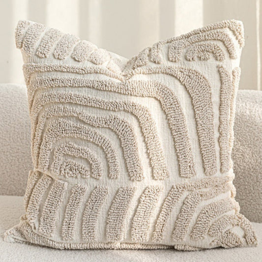Housse de Coussin Crème avec Broderie 3D – Élégance et Raffinement